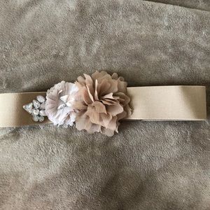 NY & Company stretchy belt with flower accents